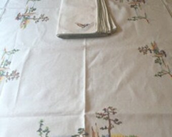 SENSATIONAL VINTAGE NEW linen tablecloth for 12 & 12 napkins+ 3 more extra napkins