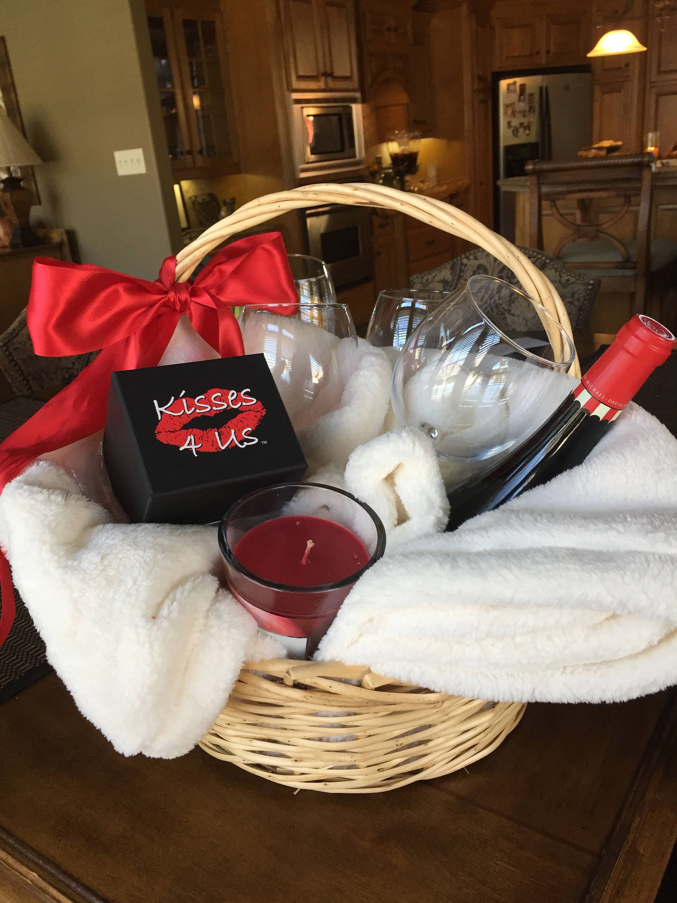 Couples Gift Basket Home D cor Baskets Bowls Etna pe couples-gift-basket-home-d-cor-baskets-bowls-etna-pe