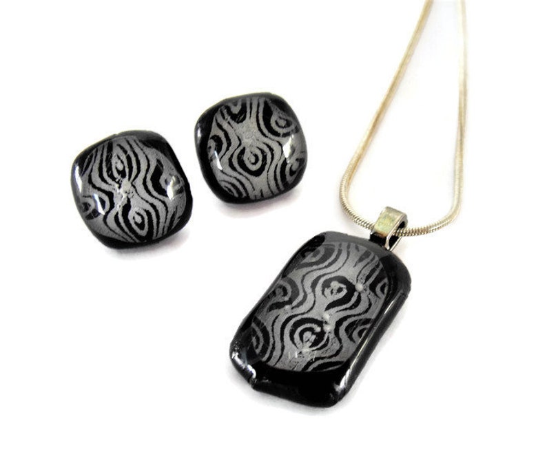Dichroic Glass Elegant Silver Grey Pattern on Black with Clear Topper Pendant and Stud Earring Set