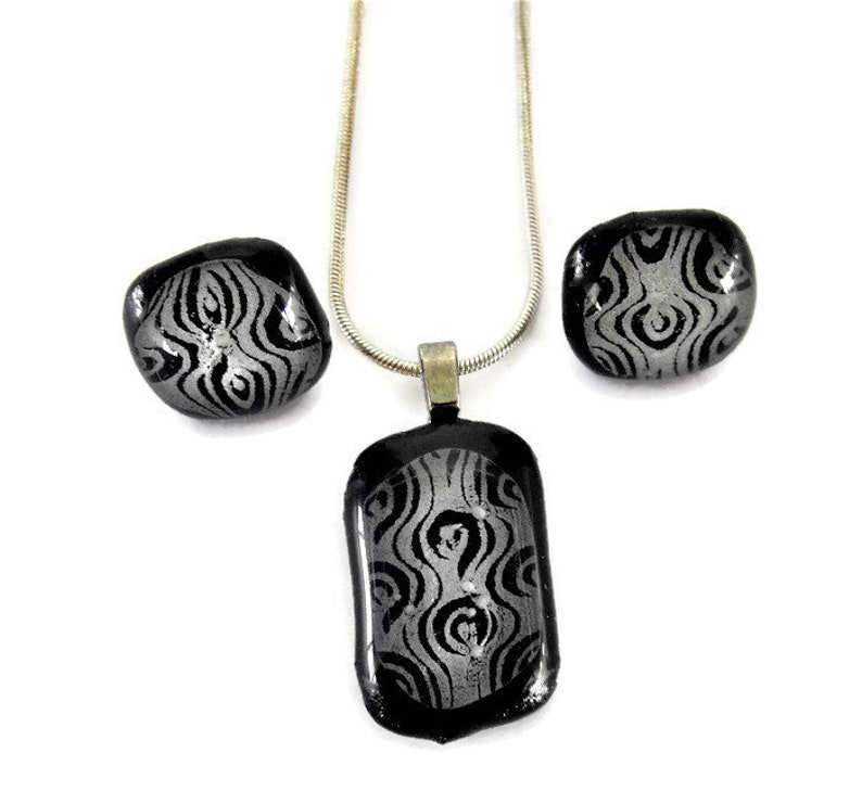 Dichroic Glass Elegant Silver Grey Pattern on Black with Clear Topper Pendant and Stud Earring Set