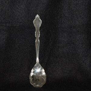 International Silver (Deepsilver) 1965 Shell Sugar Spoon "Wakefield"