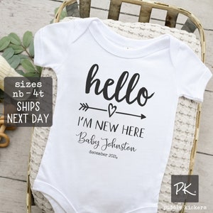 Hello I'm New Here Pregnancy Announcement Onesie® Bodysuit, Newborn Take Home Outfit Meet The Baby Shower Gift Baby Boy or Baby Girl Reveal