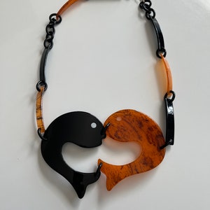 Vintage Tortoise/Black Plastic Kissing Fish Belt