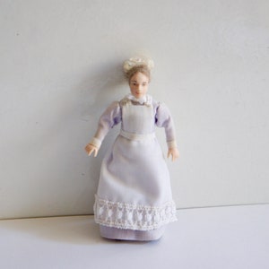 Dollhouse Victorian Maid Housekeeper Nanny Doll Poseable 1:12 -   Portugal