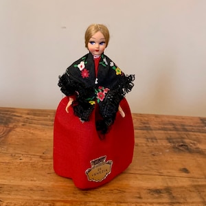 Beau, vintage, échelle 1:12ème, Maison de poupées, Venise, Italie, Souvenir, Tissu, Poupée, In, Robe rouge, Châle floral, Folk, Européen, Costume