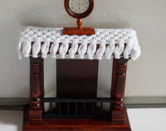 Vintage, 1:12th Scala, Casa delle bambole, In scatola, Le Minore, Francese, Souvenir, Bambola di composizione, Rosso, Bianco, Oro, Folk, Europeo, Costume, Copricapo - Italia