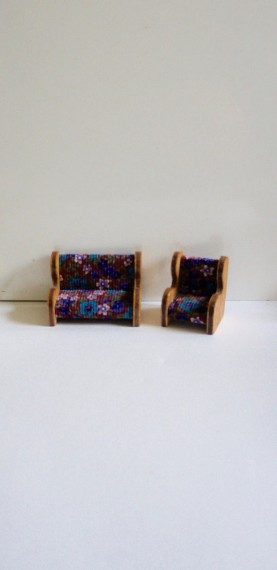one sixteenth scale dolls house furniture