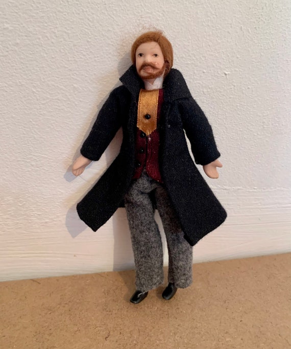 Melody Jane 1:12 Scale Dollhouse Miniature - Porcelain Gentleman Father Figure, Posable, 5.5 Inches Tall
