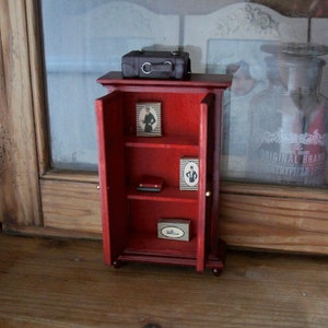 Vintage, 1:12th Schaal, Miniatuur, Heren, Houten Kledingkast, Kast, Koffer, Schoen, En Kleding, Dozen, Boeken, Collectible, Slaapkamer