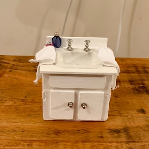 Vintage, Handmade, 1:12th Scale, Dolls House, Miniature, Bathroom, Toilet, Sink, Unit, With Toiletries, Towels, Collectible, Dollhouse, Gift