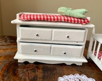 Set vintage di 7 pezzi per casa delle bambole in scala 1:12, mobili in legno per camera da letto - Italia