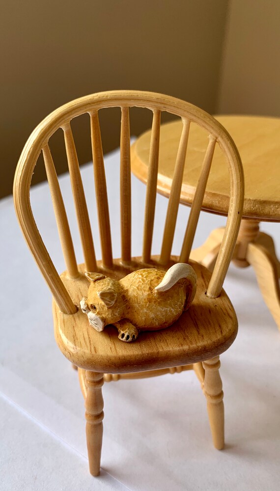 Melody Jane Puppenhaus Wanduhr Aus Dunklem Eichenholz – Miniatur Im Maßstab 1:12, Rundes Design