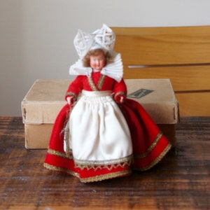 Scatola Per Cappello In Miniatura Antica Rossa Per Casa Delle Bambole