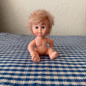 Vintage, anos 1980, 1990, plástico, articulado, menina, boneca, com cabelo loiro, retrô, colecionável, brinquedo, estatueta, presente, infância, filha