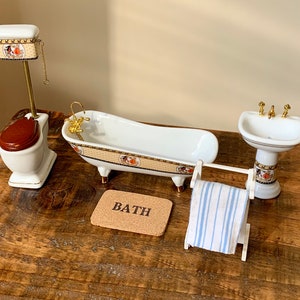 Vintage, 1:12th Scale, Dolls House, Ceramic, Miniature, Bathroom, Set, Toilet, Sink, Bath, Towel Airer, White and Gold Georgian Figures