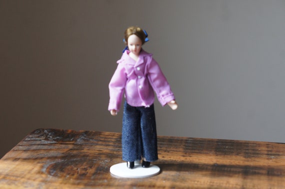 Handcrafted Porcelain Modern Blonde Mom Poseable 1:12 Dollhouse Doll Mother 