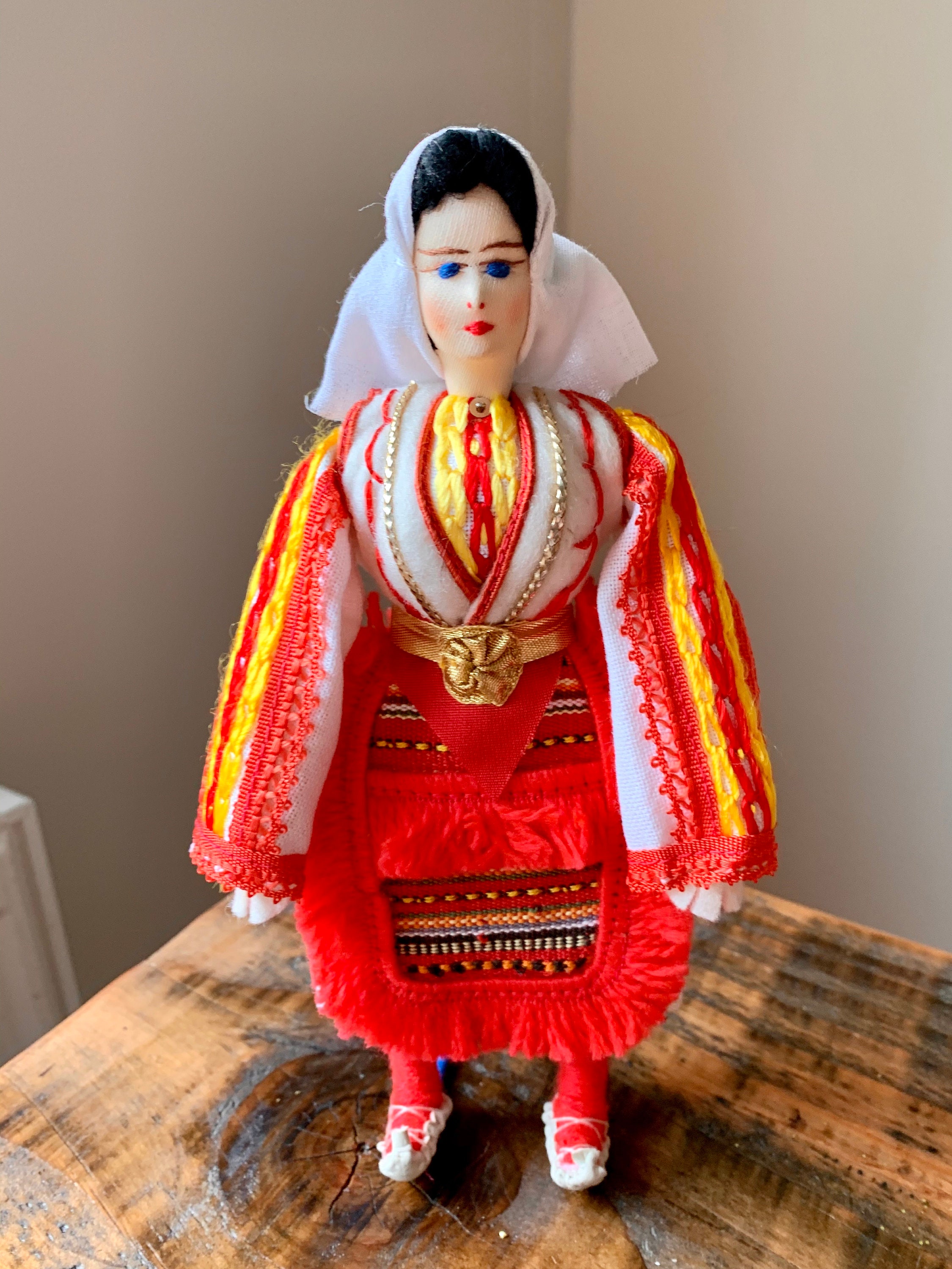 ヴィンテージ、ミッドセンチュリー、布製人形、赤、黄、白、民族衣装