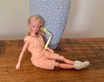 Vintage, 1970s, Uneedadoll, Dollikin, Fashion, Jointed, Doll, In, Hand Knitted, Clothing, Peach, Shorts, Top, Socks, Childhood, Collectible