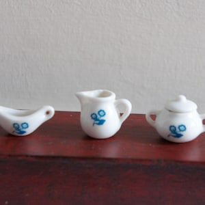 Set Of Vintage, 1:12th Scale, Dolls House, Ceramic, Blue, And, White, Floral, Pattern, Serving, Set, Jug, Gravy Dish, Sugar Bowl, Kitchen