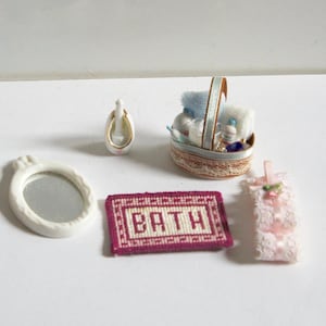 Vintage, 1:12th Scale, Dolls House, Miniature, Bathroom, Set, Toilet Roll Holder, Bath Mat, Mirror, Toiletries, Towels, Basket, Toilet Brush