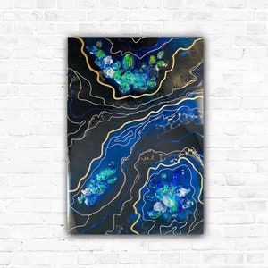 Resin painting//modern art painting//resin geode//app. 20 x 30 cm with resin crystals, little quartz crystals and gold pigment