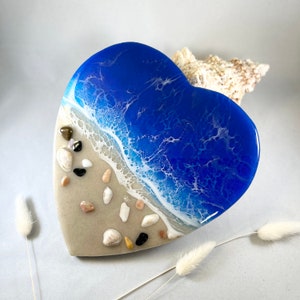 ocean art/ocean wave painting/resin ocean art/ocean painting/ocean wall art/with shimmer sand and  shells//app. 20 x 19 cm heartshapedl