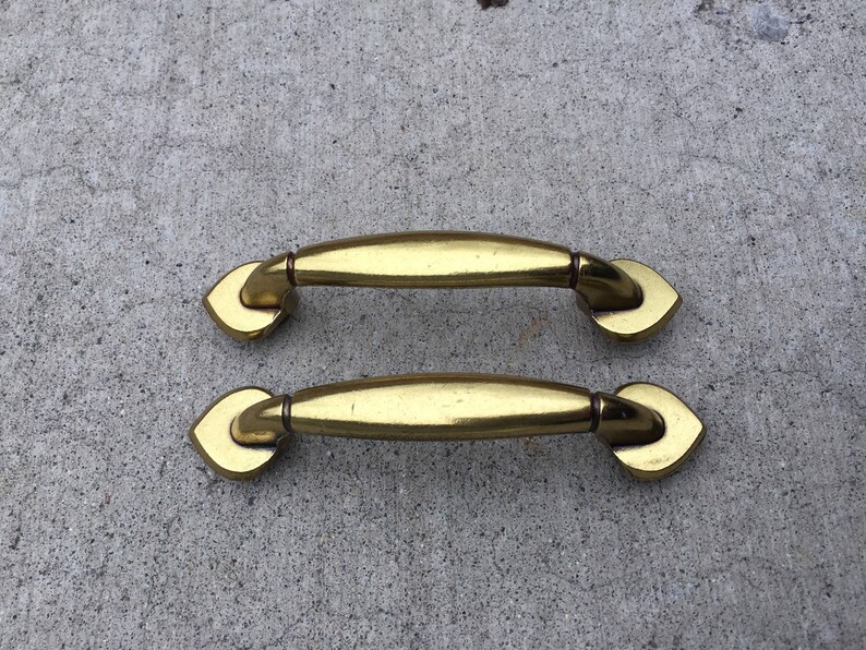2 Brass Pulls Drawer Pulls Gold Tone Heart Cupboard Etsy