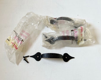 Mid Century Drawer Pulls, Spade, Hammered Metal Pulls, Black Drawer Pulls, Cupboard Knobs, Pulls and Knobs, Cabinet Pulls, Handles, Black