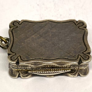 Antique Silver Vinaigrette image 6