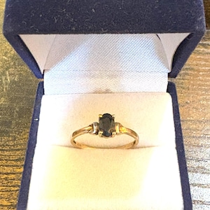 9ct Gold & Sapphire Ring