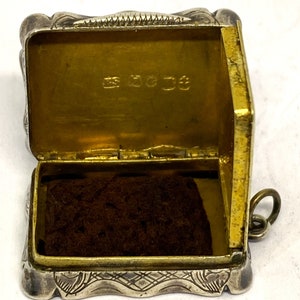 Antique Silver Vinaigrette image 4