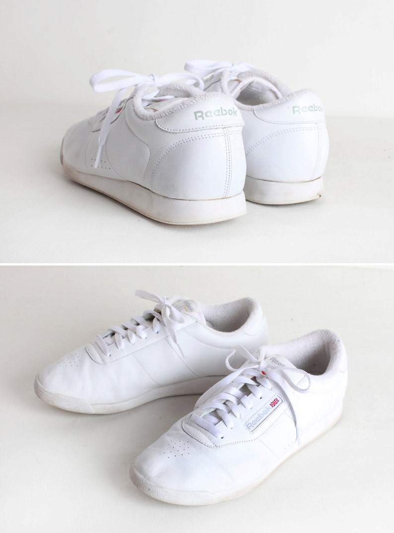white reebok tennis shoes