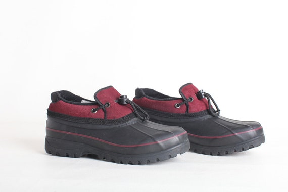 maroon rubber shoes