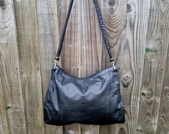 Bolso de hombro tipo hobo de cuero negro, bolso cruzado tipo hobo Y2K de Suzy Smith