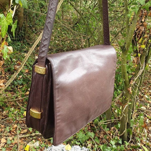 80s oxblood brown leather messenger bag.  John Lewis soft leather satchel shoulder purse. Leather lined vintage purse.