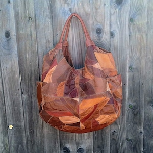Vintage bruine patchwork leren hobo schoudertas, grote tas van zacht leer uit de jaren 90