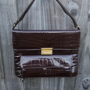 Vintage Polierte Kroko-Print-Leder Umhängetasche, 80er Jahre Top Griff zu Schultertasche, Lackleder Kroko-Print in Dunkel Wein Rot