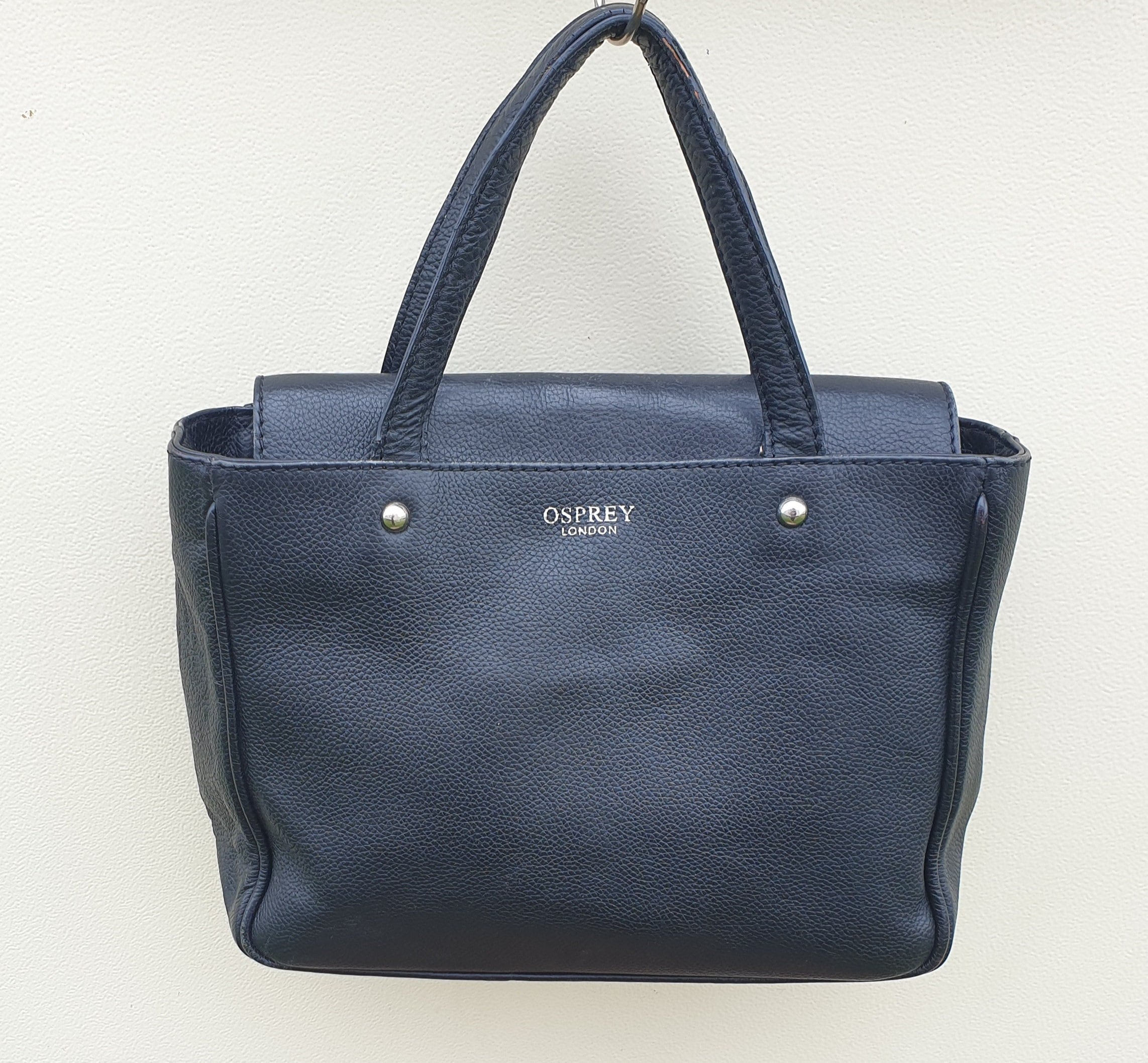 osprey blue leather shoulder bag Daylite 12L Messenger Zip side pocket for gear or small water bottle Osprey London Navy Leather Shoulder
