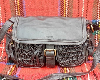 Bolso de hombro Oriano de piel marrón chocolate fruncida, bolso bandolera.