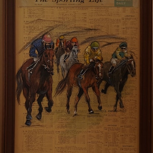 Pintura original em aquarela de corrida de cavalos sobre uma edição do jornal Sporting Life de 1967, ilustrado por Haydock Park, final da corrida assinada por Lawrance