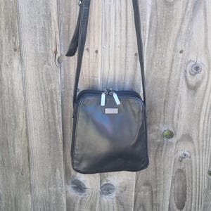 Bolso bandolera de piel negra, bolso bandolera de piel con múltiples compartimentos JFW, bolso de viaje de piel negra de los años 90, bolso de diario