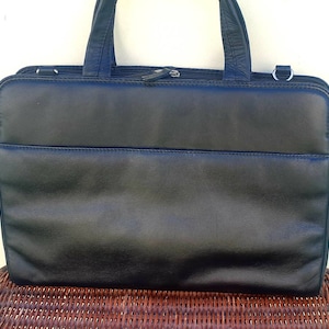 Porte-documents à attache en cuir noir, poignée supérieure Housse pour ordinateur portable en cuir noir souple.