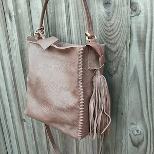 Vintage Rowallan mid brown leather cross body messenger bag, leather satchel messenger shoulder purse, Brown Leather Tassel messenger bag