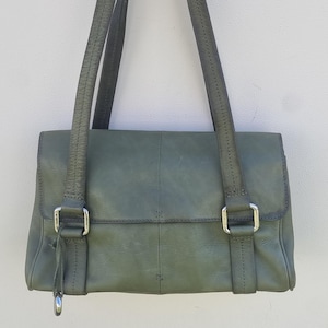 Bolso bandolera tipo cartera de piel verde Charter Club, bolso bandolera con asa superior, bolso bandolera tipo cartera con asa corta de piel verde helecho intenso