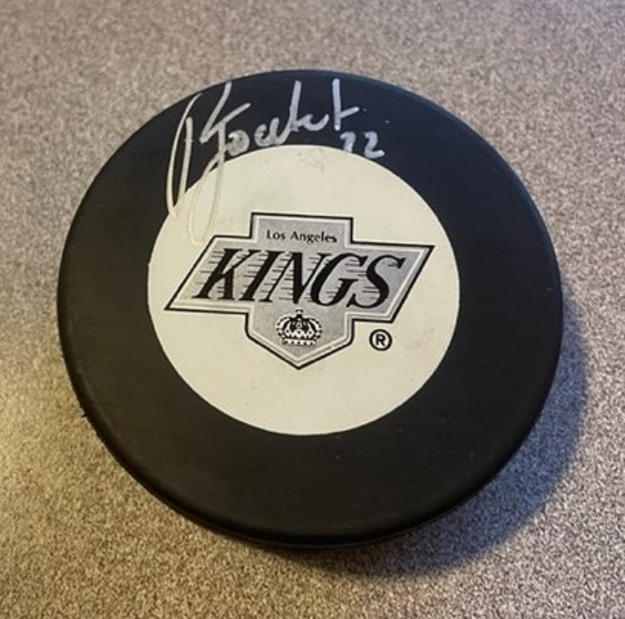 Rick Tocchet #22 Philadelphia Flyers NHL Hockey Hall of Fame Autographed  8.5x11 Photo w/ COA Hologram