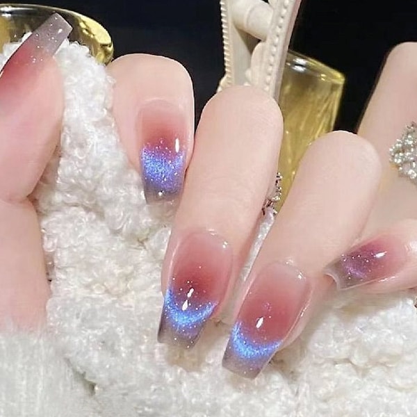 Oeil de chat violet vif Galaxy fait main Aurora Blush Ombre Appuyez sur les ongles Ongles violets Ongles Aurora Ongles oeil de chat Ongles oeil de chat