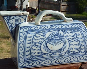 Qing blue and white urinal