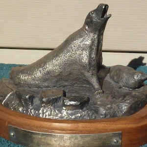 seal sculpture by John Scott