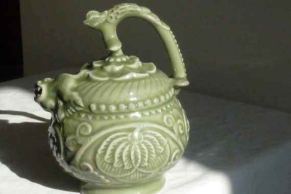 Chinese Celadon Crackle Ceramic Pottery 3D Floral Root Teapot Shape Vase cs110S Chinese Celadon Crackle Ceramic Pottery 3D Floral Root Teapot Shape Vase cs110S
