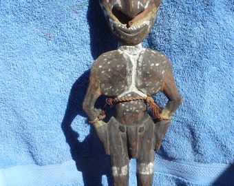 パプアニューギニアの祖霊、精霊像。図録。822体収録。 パプアニューギニアの祖霊、精霊像。図録。822体収録。 - メルカリ